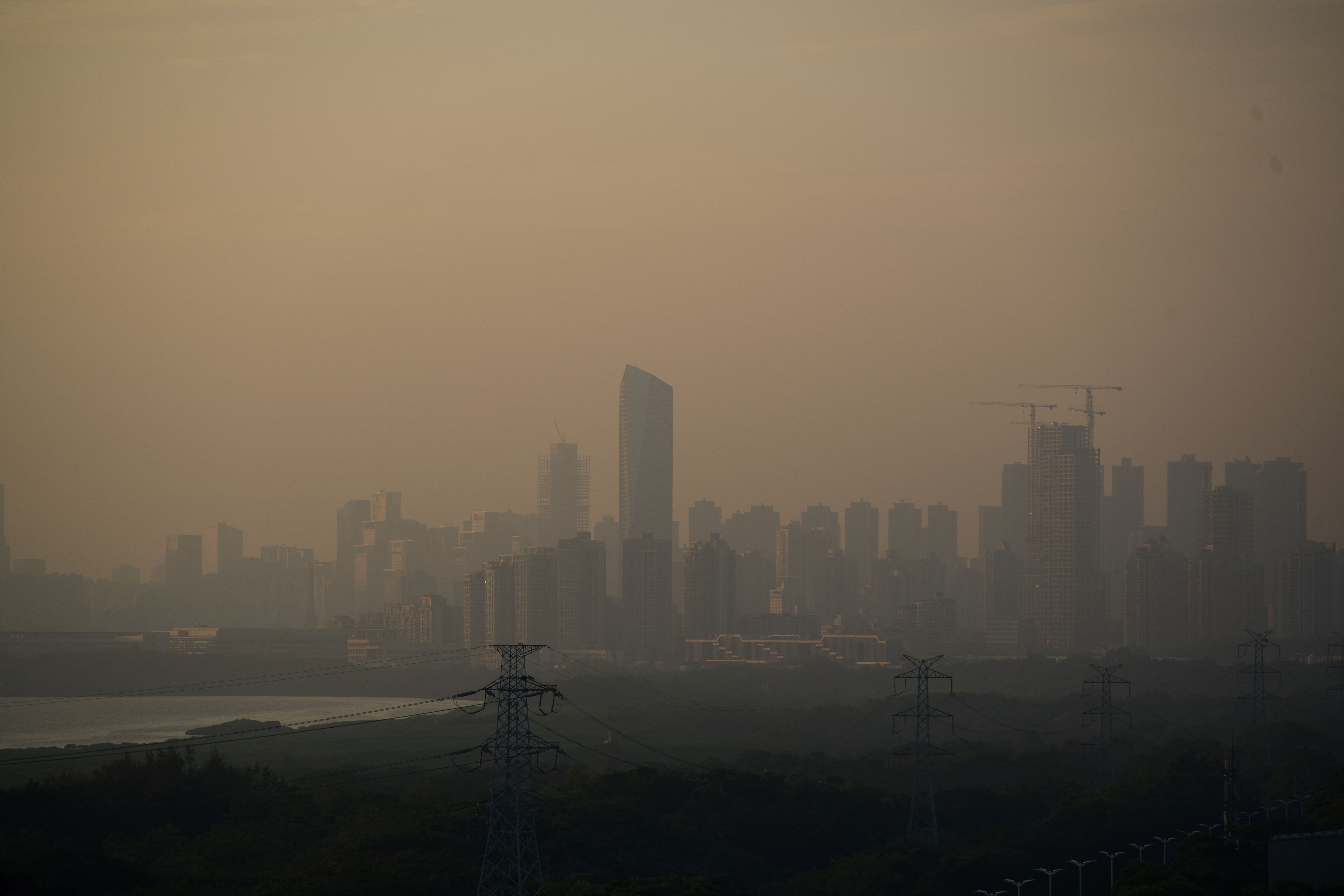 深圳夕阳下的雾霭